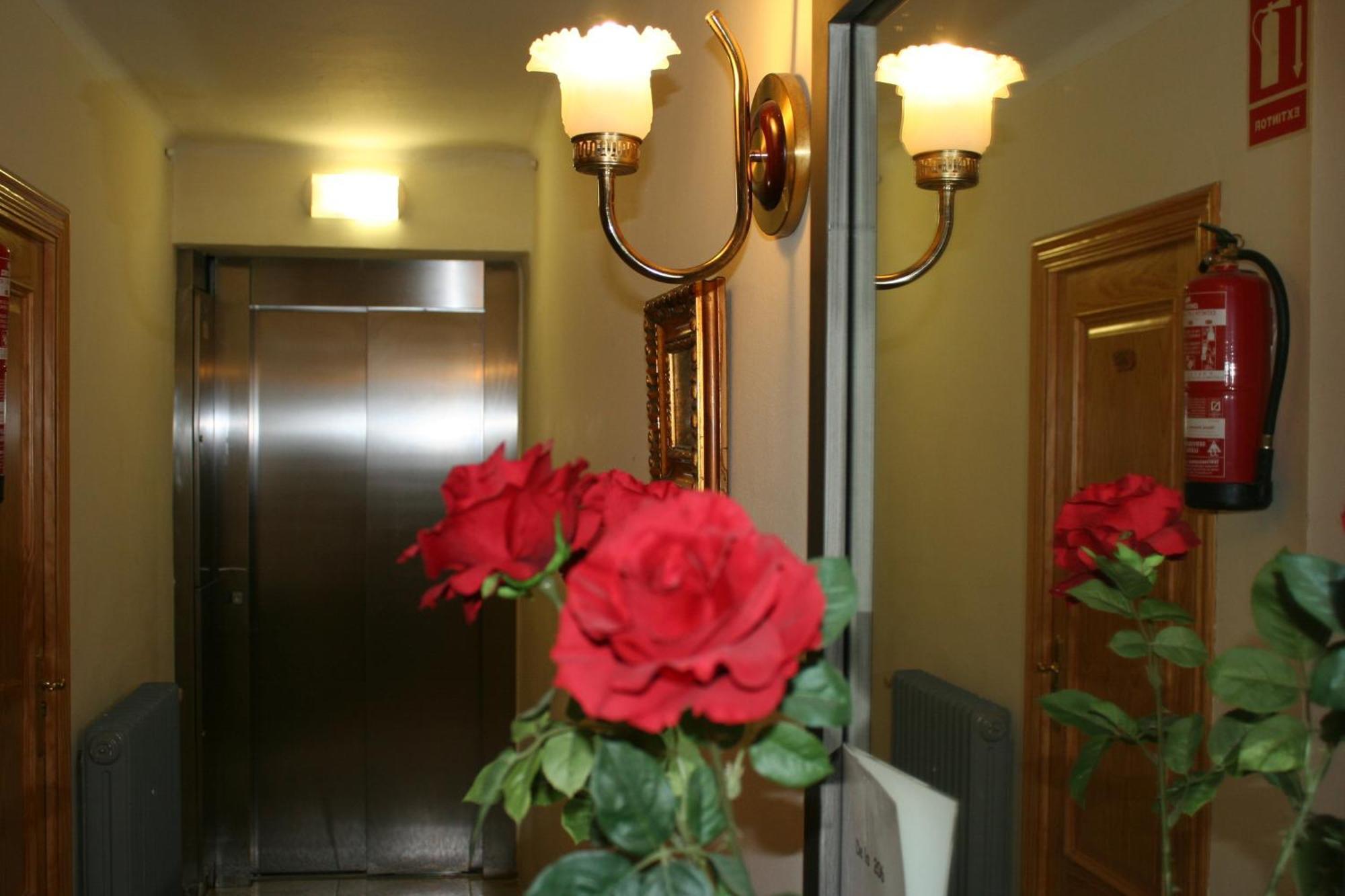 Hotel Llacs De Cardos Таваскан Екстериор снимка